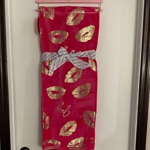 Juicy Couture Pink and Gold 50x70 throw